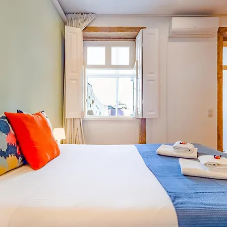 The Concierge - Antero Quental Apartment
