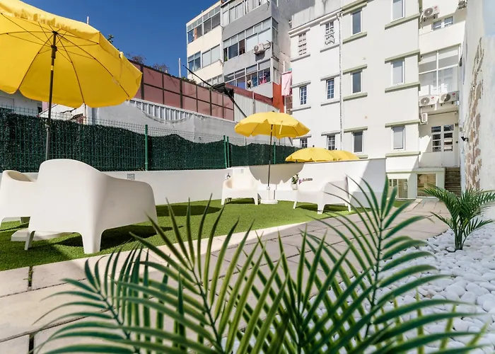 The Concierge - Antero Quental Porto