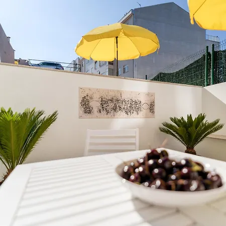 The Concierge - Antero Quental Porto