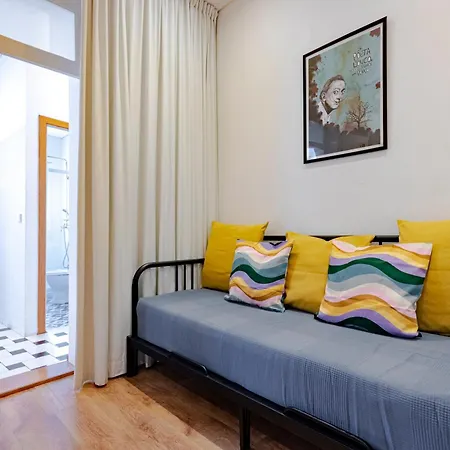 The Concierge - Antero Quental Apartment